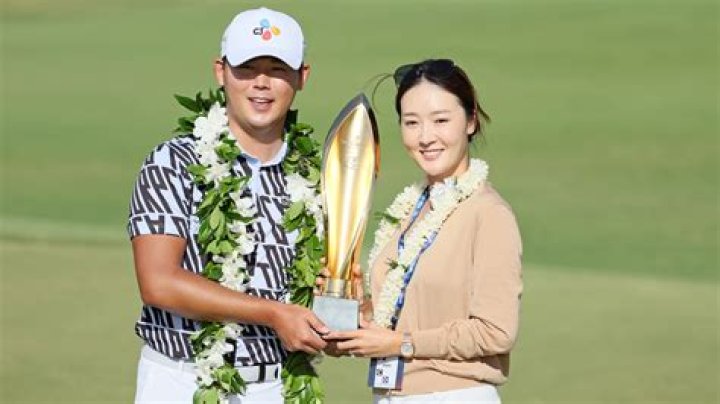A Golfing Power Couple Unveiled