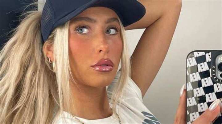 Alex Earle: The TikTok Star Who Is Taking Over the Internet