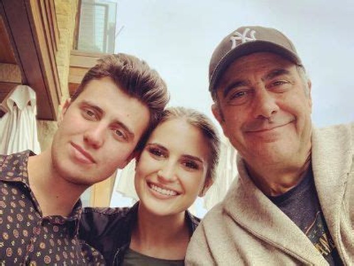 All There is to Know on Ex-Wife of Brad Garrett, Marriage, Kids, and Net Worth