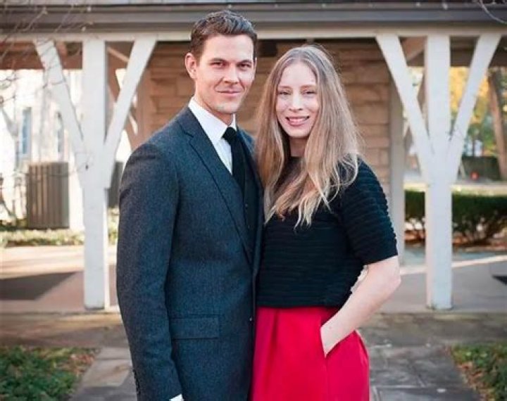 American Suits Actor, Top Lipinski Is Married to Shannon Gillen in 2012 (Bio, Age, Wife, Children & Net Worth)