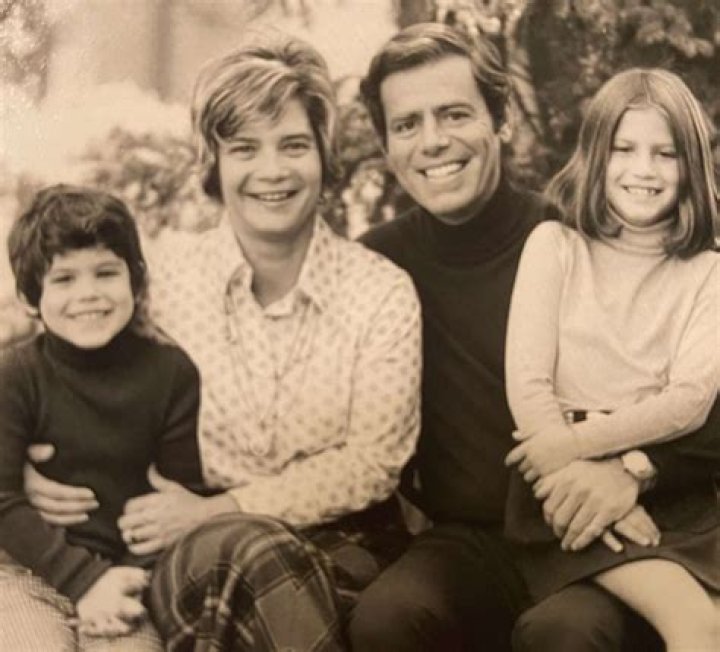 Andy Cohens mom never thought hed have kids, now hes a father-of-two Sat 30 Apri ·