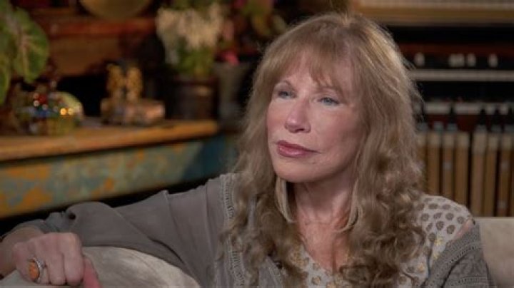 Are Carly Simon And Paul Simon Related?