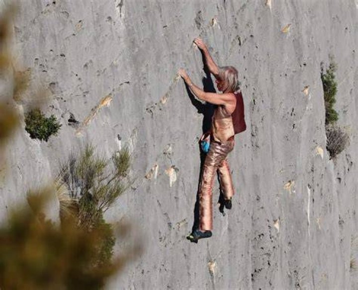 BlogLab | Alain Robert Accident Update