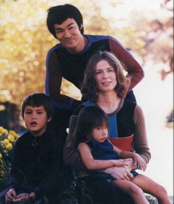 Brandon Lee Died At The Age Of 28; Grieved Fiancee, Lisa Hutton & Mother, Linda Lee Cadwell.