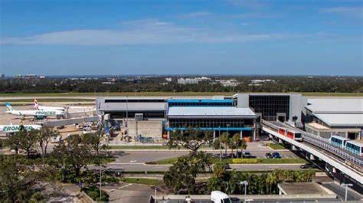 Can you smoke at Melbourne Orlando Airport?