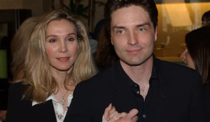 Cynthia Rhodes' Net Worth Revealed