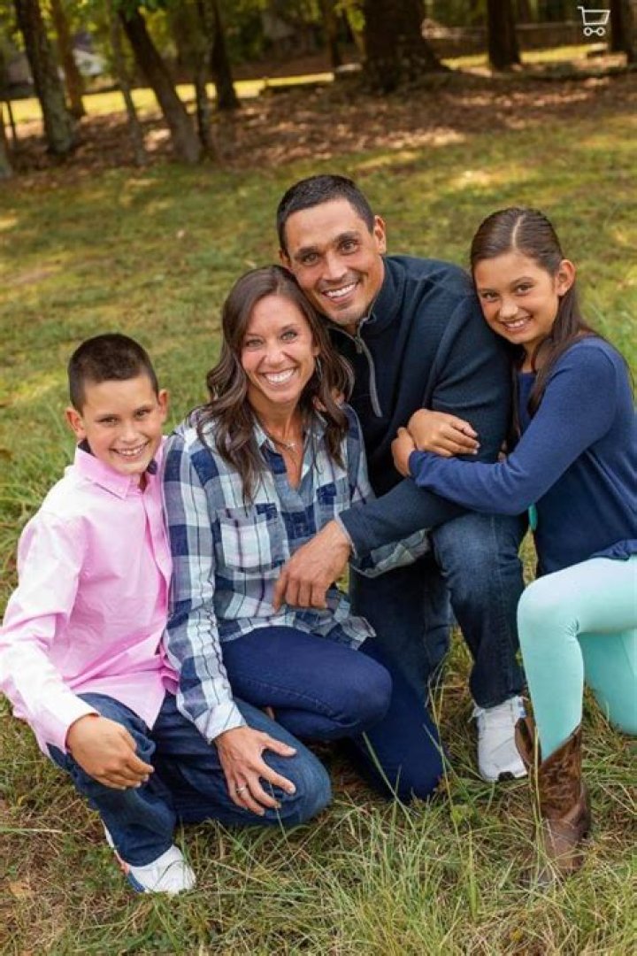 David Pollack's Family Embraces Leah