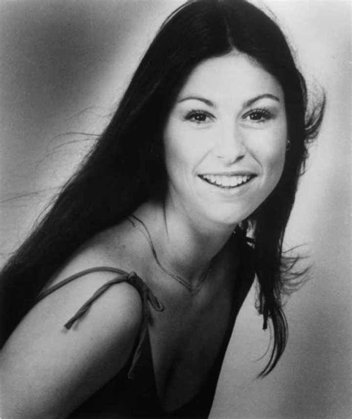 Diana Canova ·