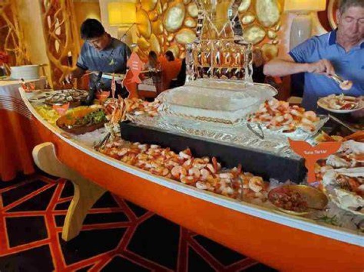 Discover The Enchanting World Of Las Vegas Seafood On The Strip