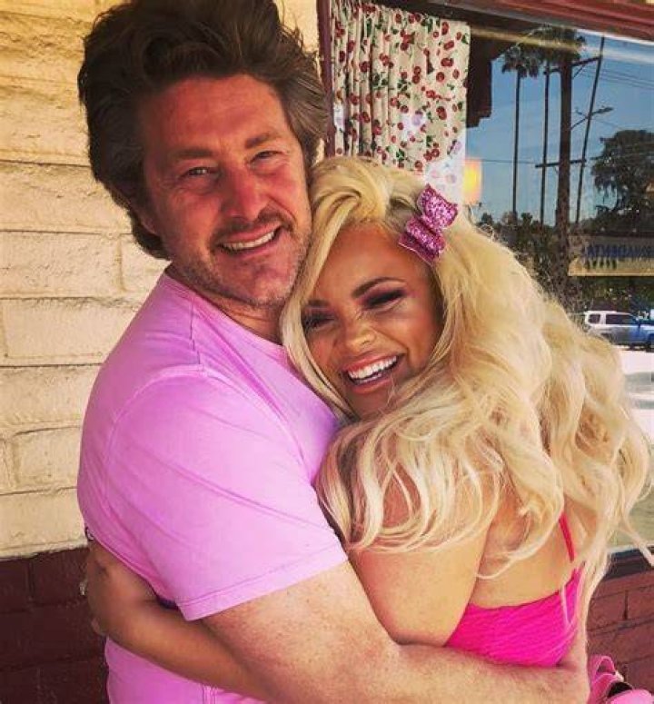 Discover The Identity Of Jason Nash's Ex-Girlfriend