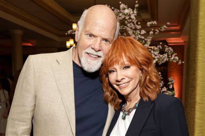 Does American Columnist B. Scott Have A Husband? Everything On Her Family and Married Life