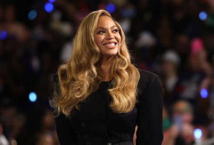 Does Beyonce Have Boob Job? Fans Discussion On Twitter Tassco The Talks Today