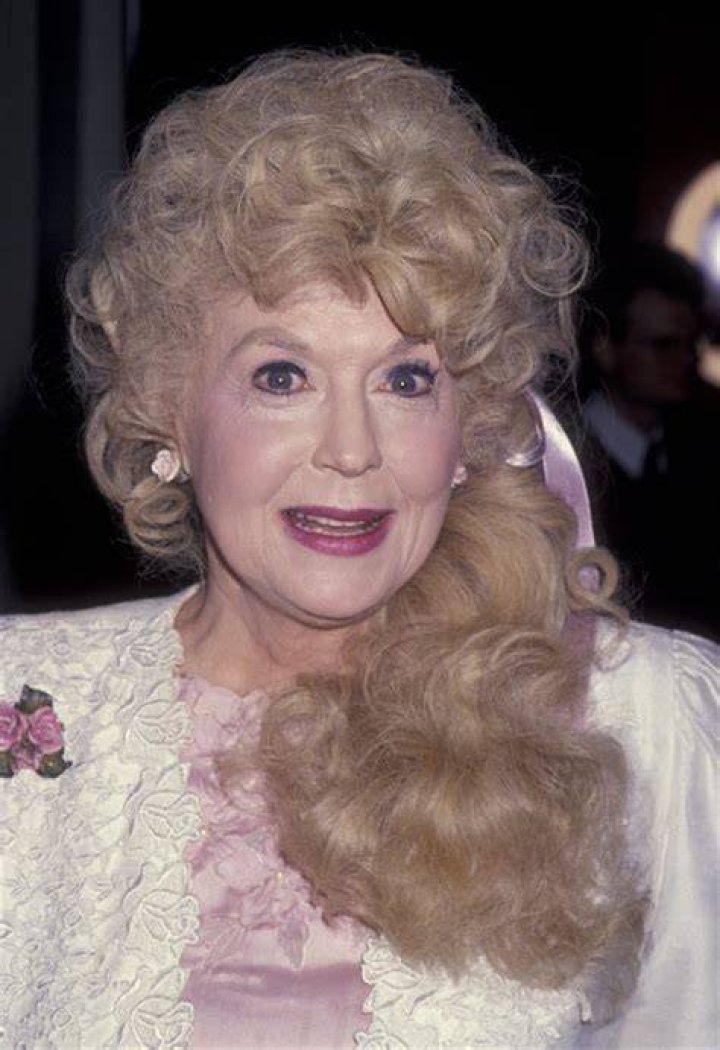 Donna Douglas- Age, Relationship, Son, Tribute, Cause of Death, Net Worth |
