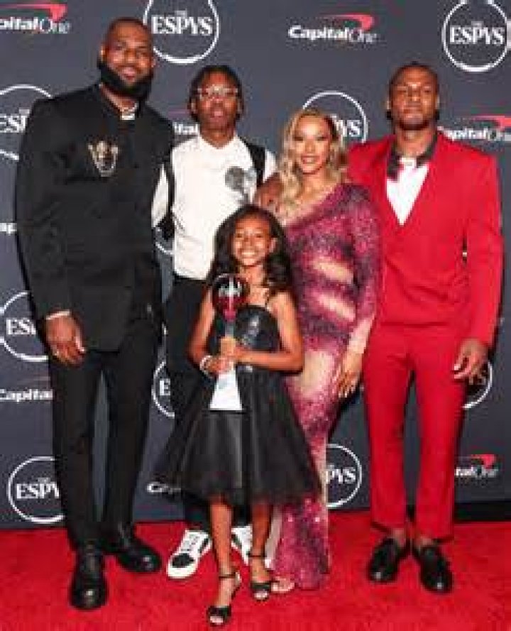 Dwight Clark Wife, Is He Married In 2023? Family And Kids