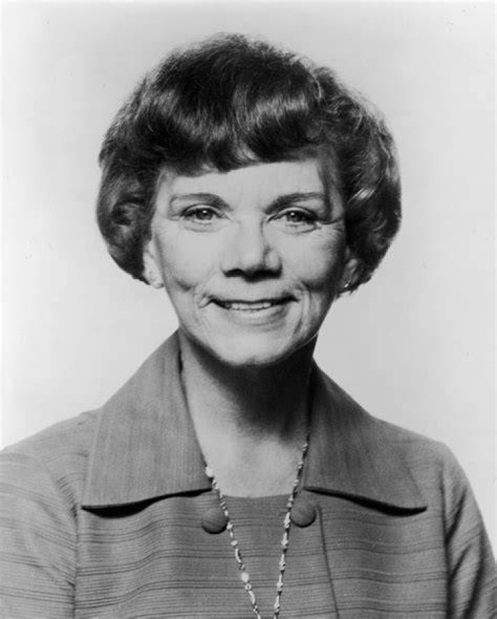 Ellen Corby ·