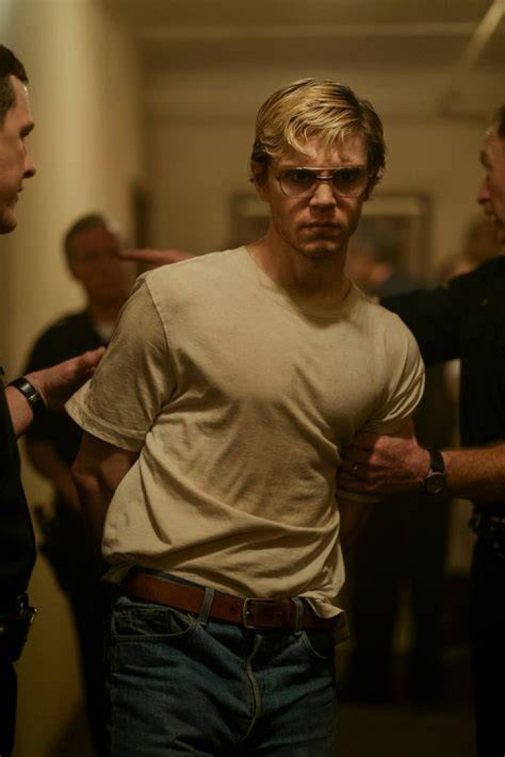 Evan Peters' Social Media Absence: Uncovering Privacy And Authenticity