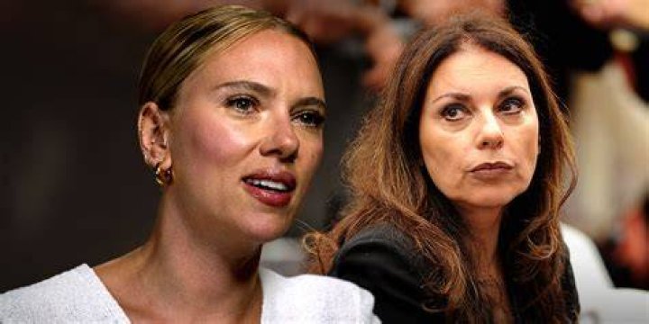 Fenan Sloan: Facts About Scarlett Johansson's Sister