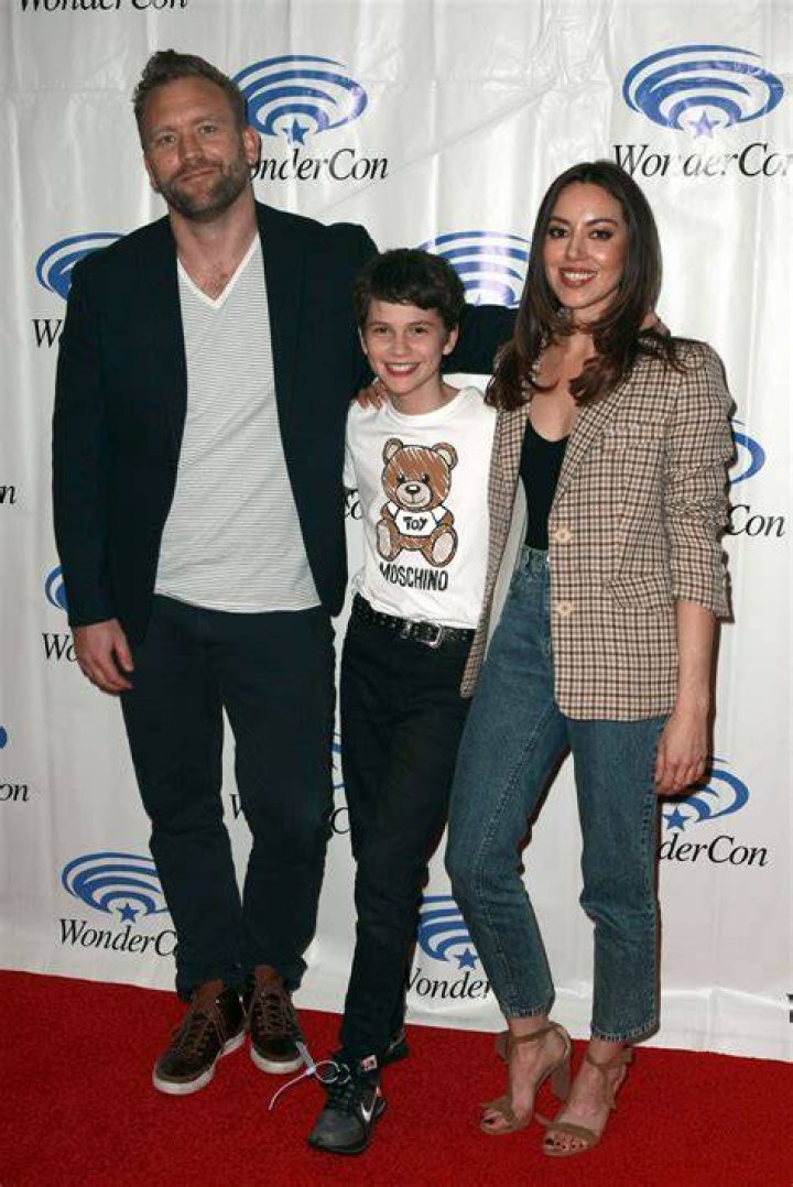 Gabriel Bateman- Wiki, Age, Height, Net Worth, Girlfriend, Ethnicity ·