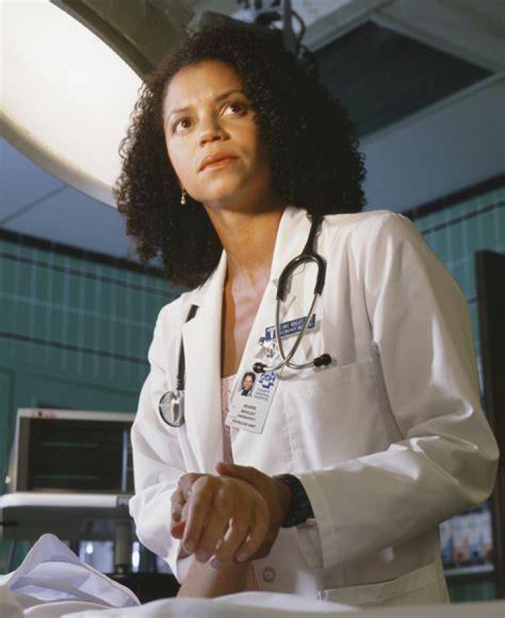 Gloria Reuben ·