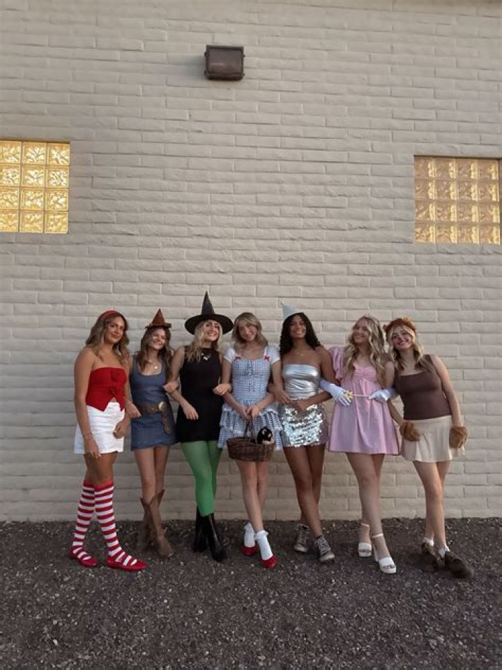 Gwyneth Paltrow Wins Halloween With Seven Costume The Hollywood Reporter