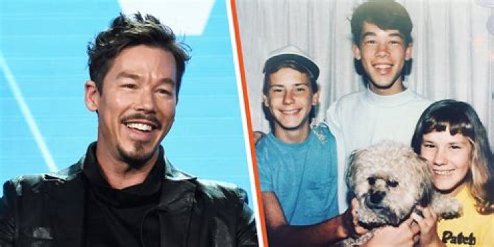How Many Siblings Has David Bromstad? Who Are They?