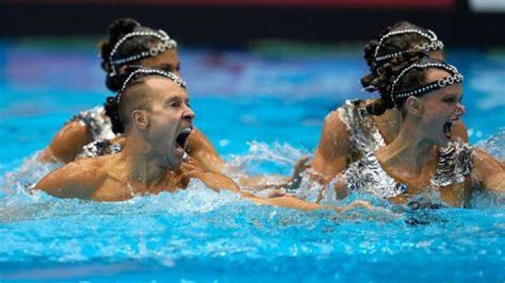 How Quick Thinking Saved An Artistic Swimmer's Life