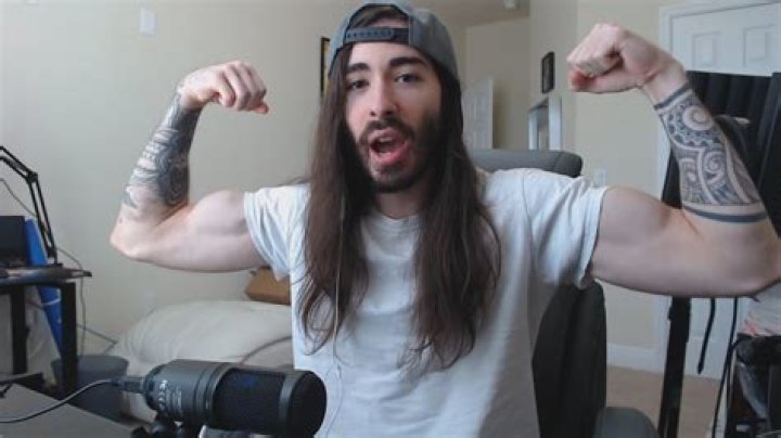 How Tall is Cr1tikal aka Charlie White? Age, Wiki, Bio Height, Hunger Games, YouTube, Moist Critical