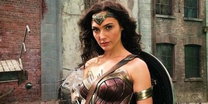 How Tall is the Star Trek and Wonder Woman Actor? |