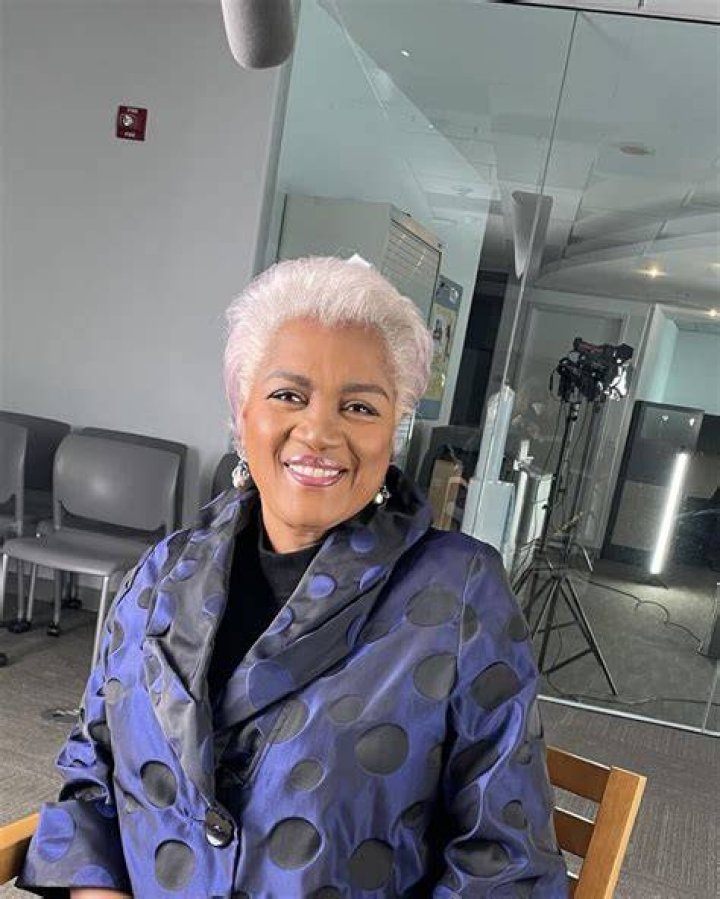 Husband, Age, Parents, Net Worth, HGTV, Height