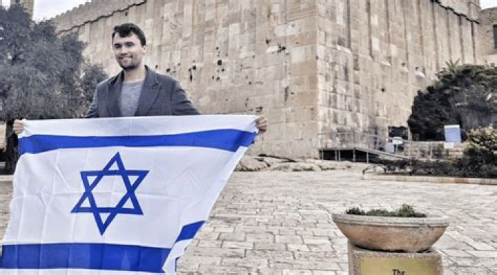 Is He Christian or Jewish? Ethnicity And Origin ·