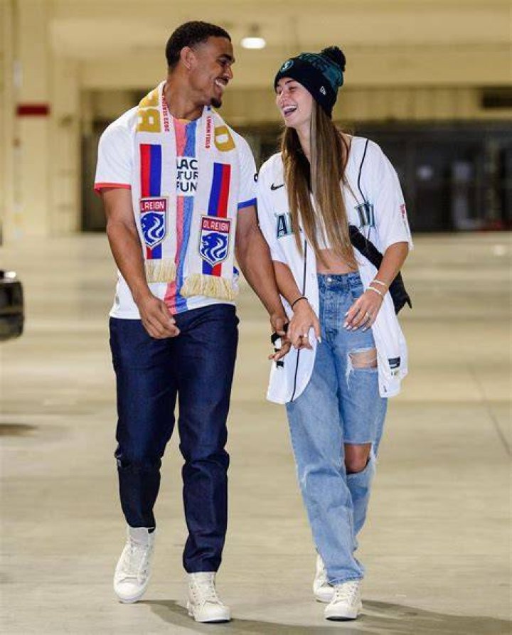 Is He Married To Girlfriend Jordyn Huitema? ·