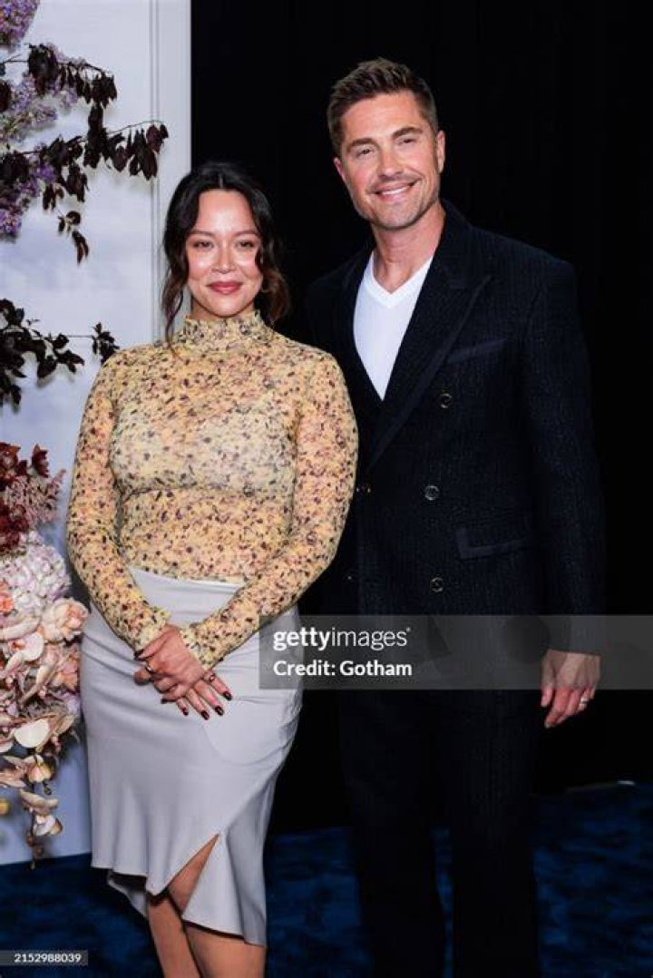 Is Melissa O'Neil Happily Married?