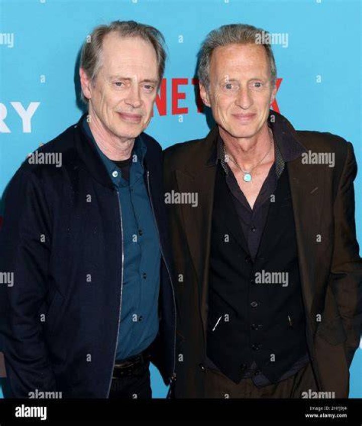 Is Michael Buscemi related to Steve Buscemi?