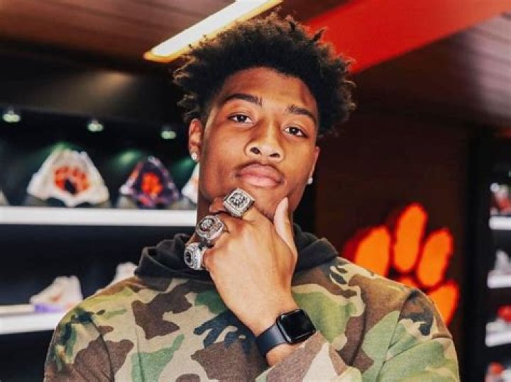 Isaiah Simmons Biography, Age, Height, Wife, Net Worth, Family