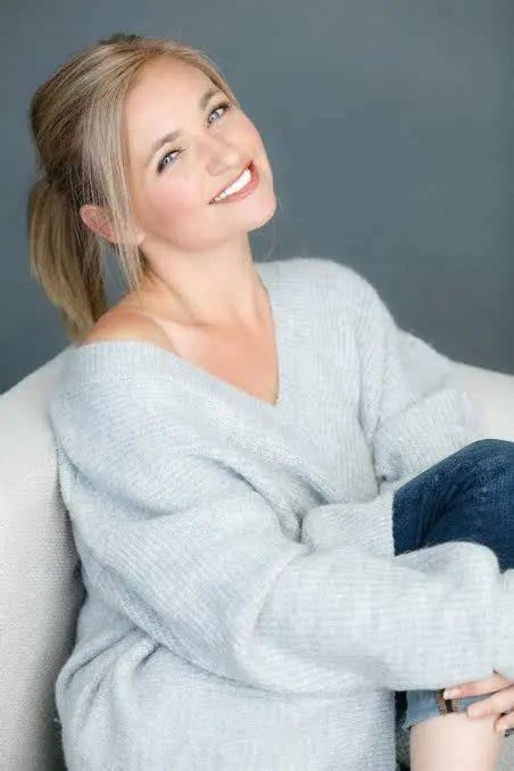 Ivyann Schwan Biography ·