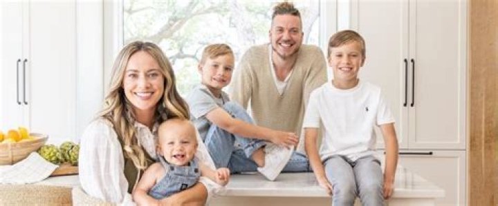 Kari Lake siblings, Family, Parents, children, Husband & more |