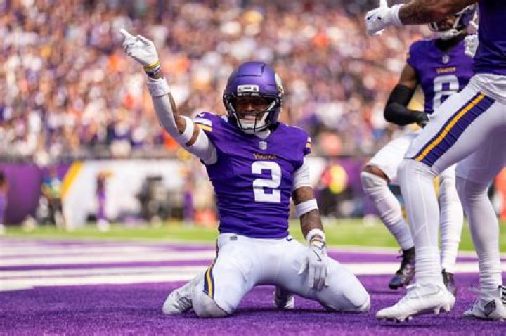Kyle Rudolph Biography, Age, Net worth, Football tight end for the Minnesota Vikings, Professional c