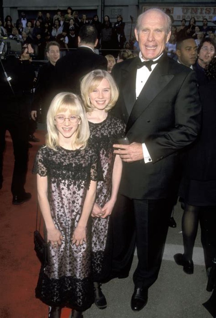 Lacey Bradshaw, Tammy Bradshaw's daughter.