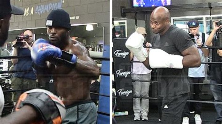 Le'Veon Bell, Adrian Peterson Show Off Hands At Boxing Workout In L.A