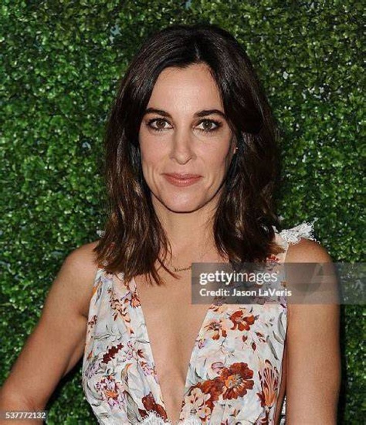 Lindsay Sloane ·