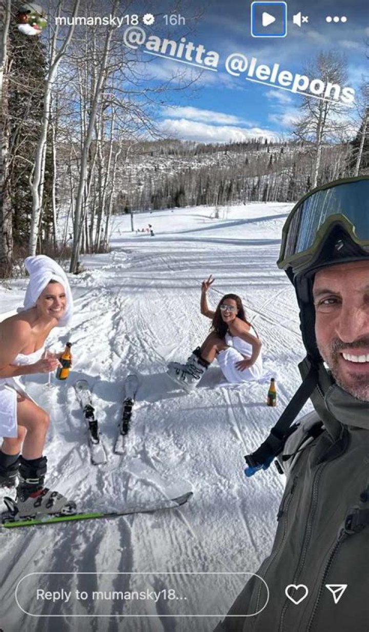Mauricio Umansky Hits Ski Slopes with Anitta & Lele Pons, Films Them