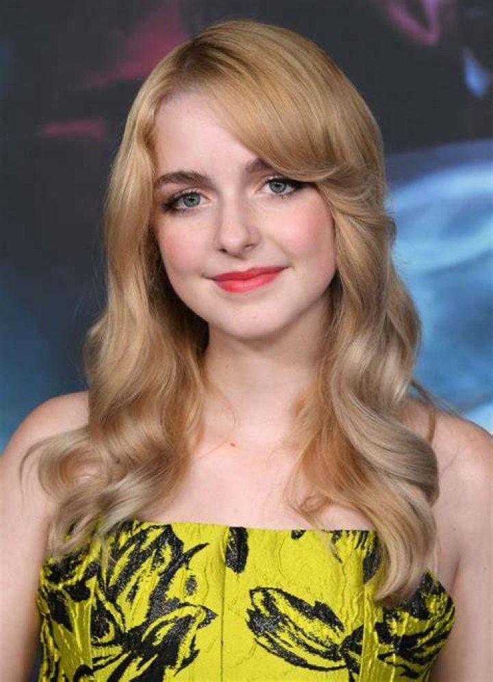 Mckenna Grace ·