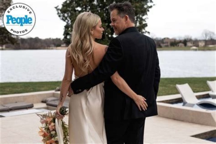 Meet Gary Allan Fiance Molly Martin – Age and Wikipedia, How Rich Is She? |