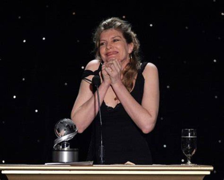 Rene Russo Bio (Wiki) | PicoZ