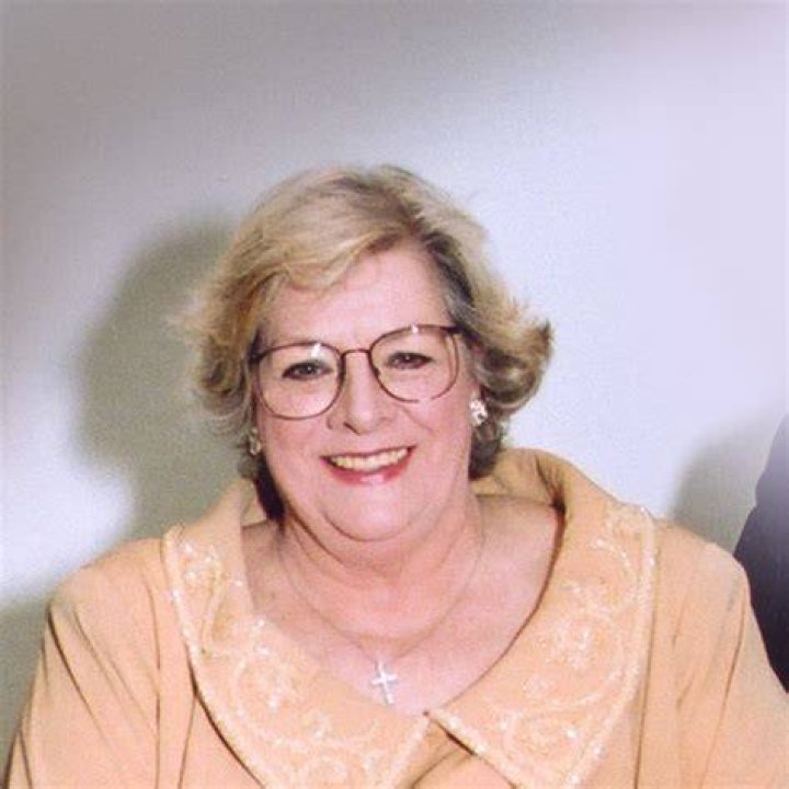 Rosemary Clooney Biography, Age, Height, Husband, Net Worth, Family ·