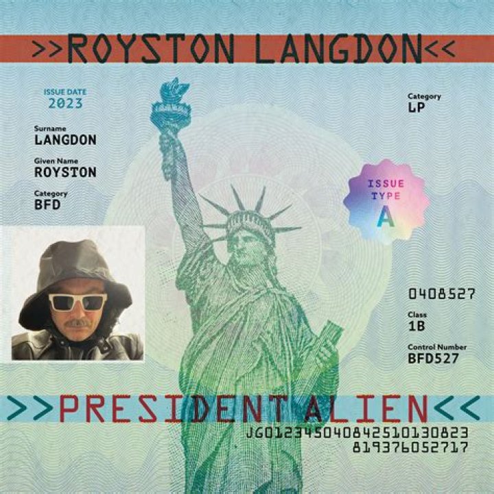 Royston Langdon | DazeBlog