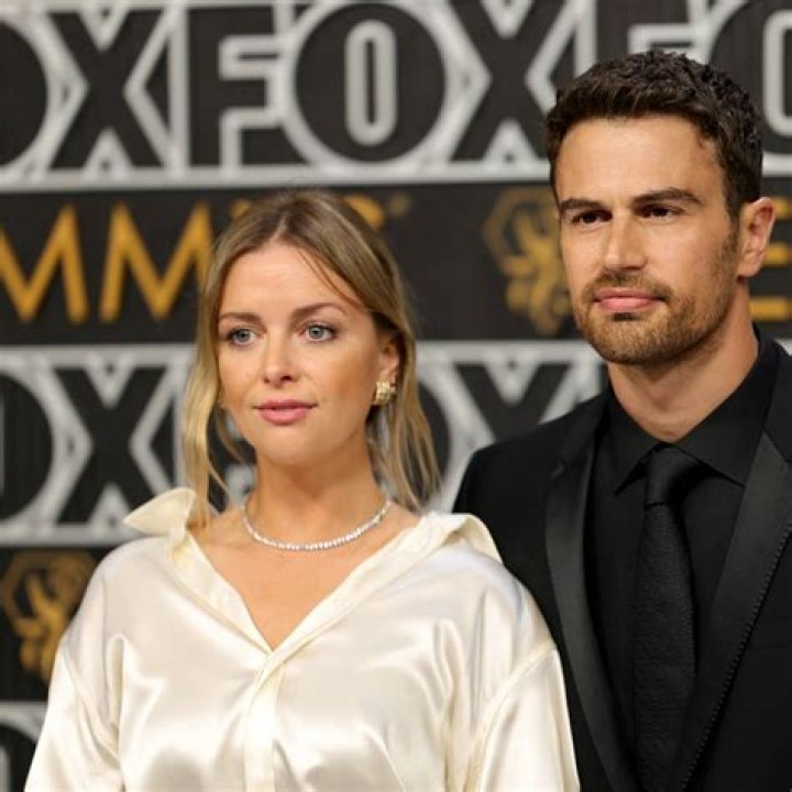 Ruth Kearney Bio, Age, Net Worth, All About Theo James Wife