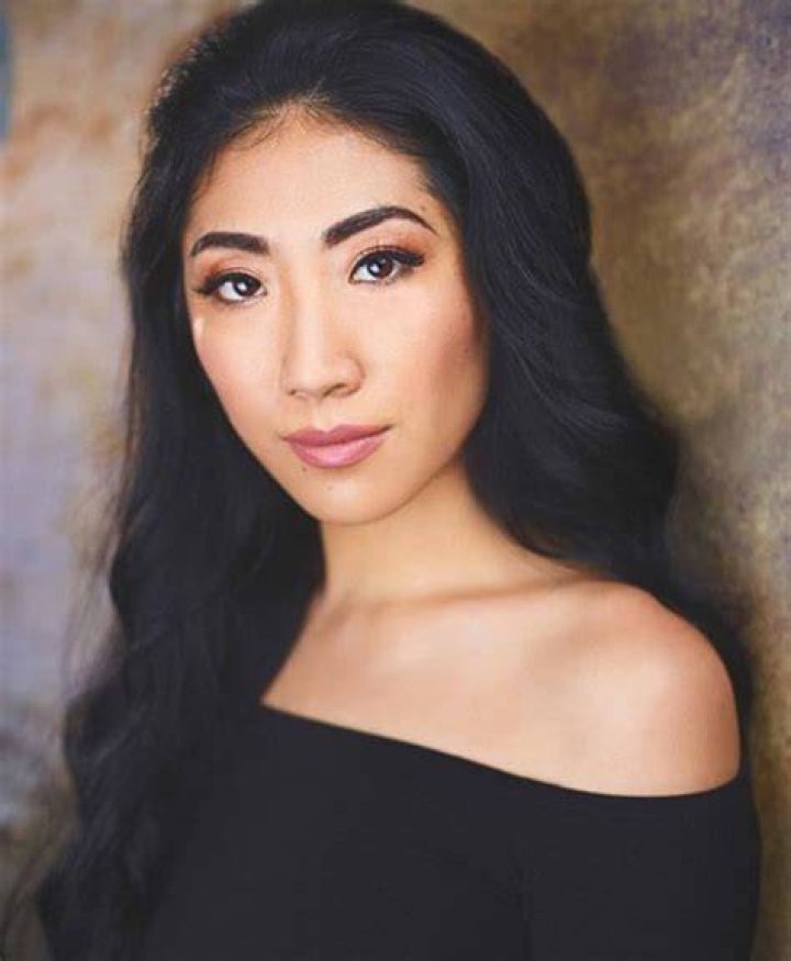 Sheena Sakai Childhood, Husband, Personal Life, Age, Height, Weight, Rumors, & Net Worth