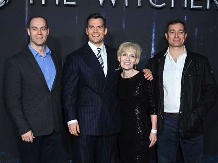 Simon Cavill: Family & Facts About Henry Cavill's Brother