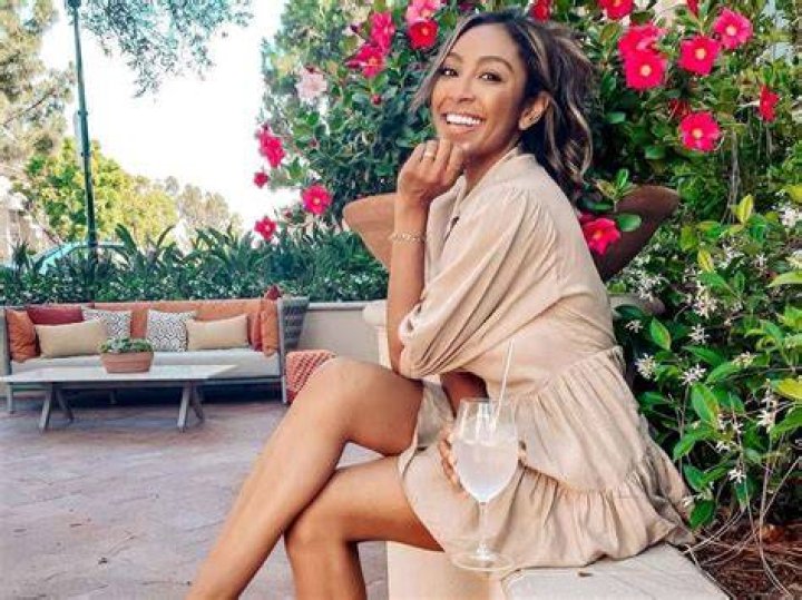 Tayshia Adams- Age, Net Worth, Height, Husband, Career, Ethnicity